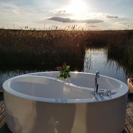 Pfahlbau Sunset II Toplage Inklusive Elektroboot Rust Dış mekan fotoğraf