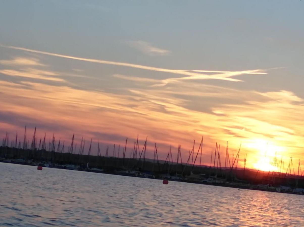 Pfahlbau Sunset II Toplage Inklusive Elektroboot Rust Dış mekan fotoğraf